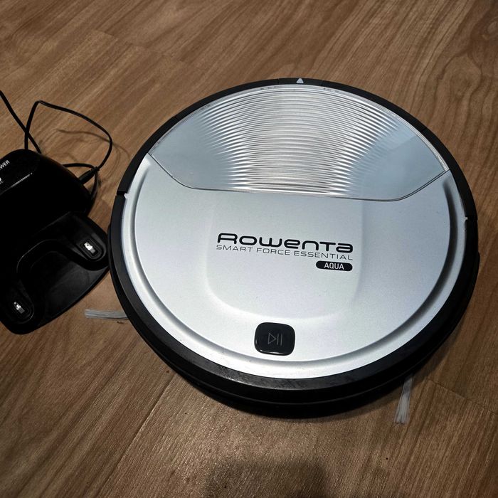 Vând robot aspirator!