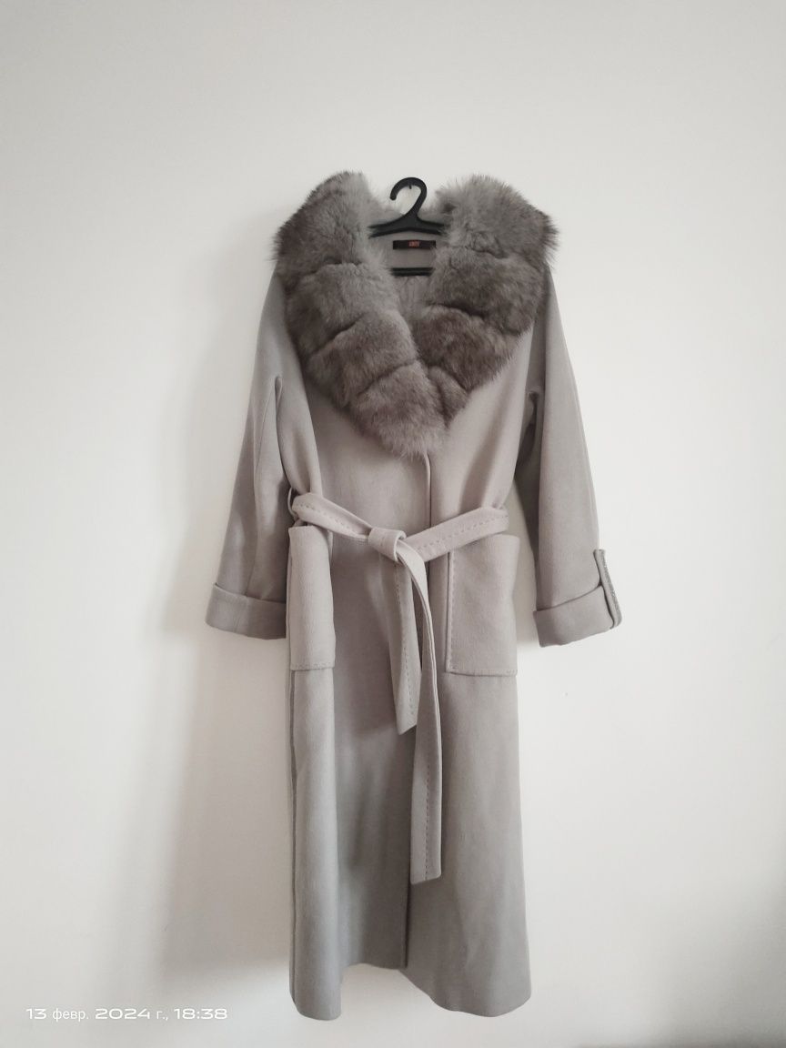 Продаётся турецкое пальто в идеальном состоянии. От LORETA. 40-размер.