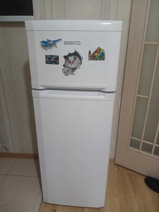Надежный холодильник BEKO. Двухкамерный, чистый, в отличном состоянии.