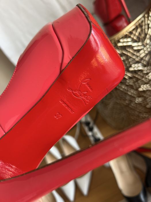 Pantofi Christian Louboutin lac-marime 37