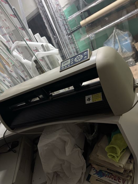 Продам плоттер vinyl cutter ctn630