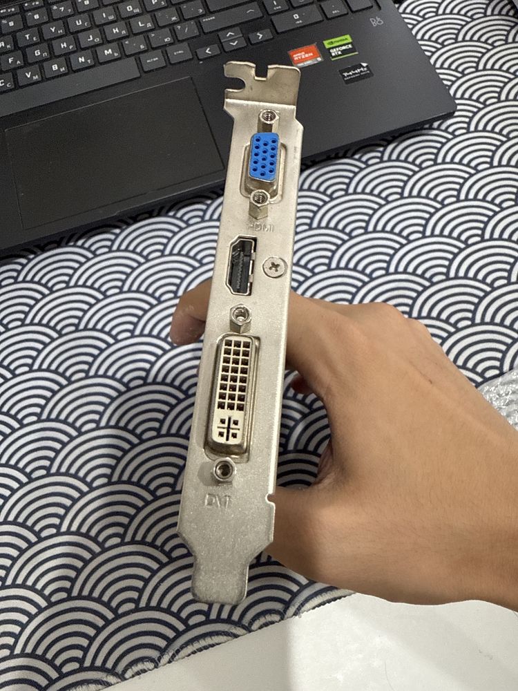 GPU Gt 210 видеокарта затычка