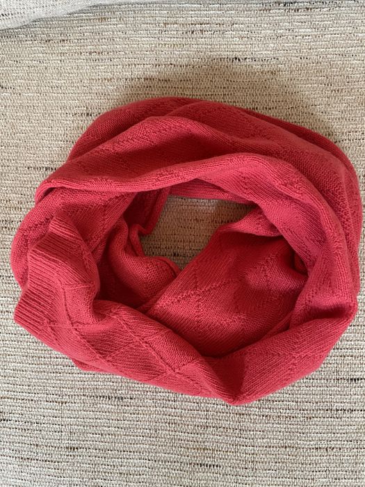 Set, căciula și fular, 80% lână, culoare corai, marime universala