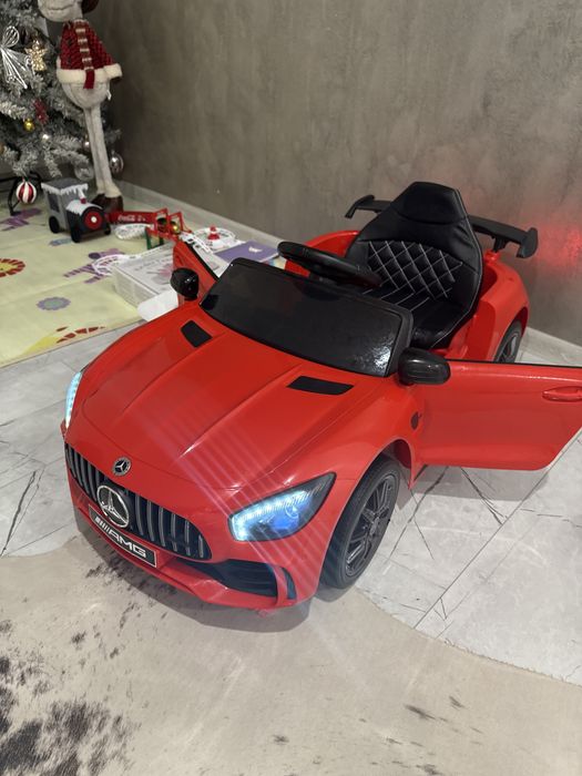 Детска акумолаторна кола