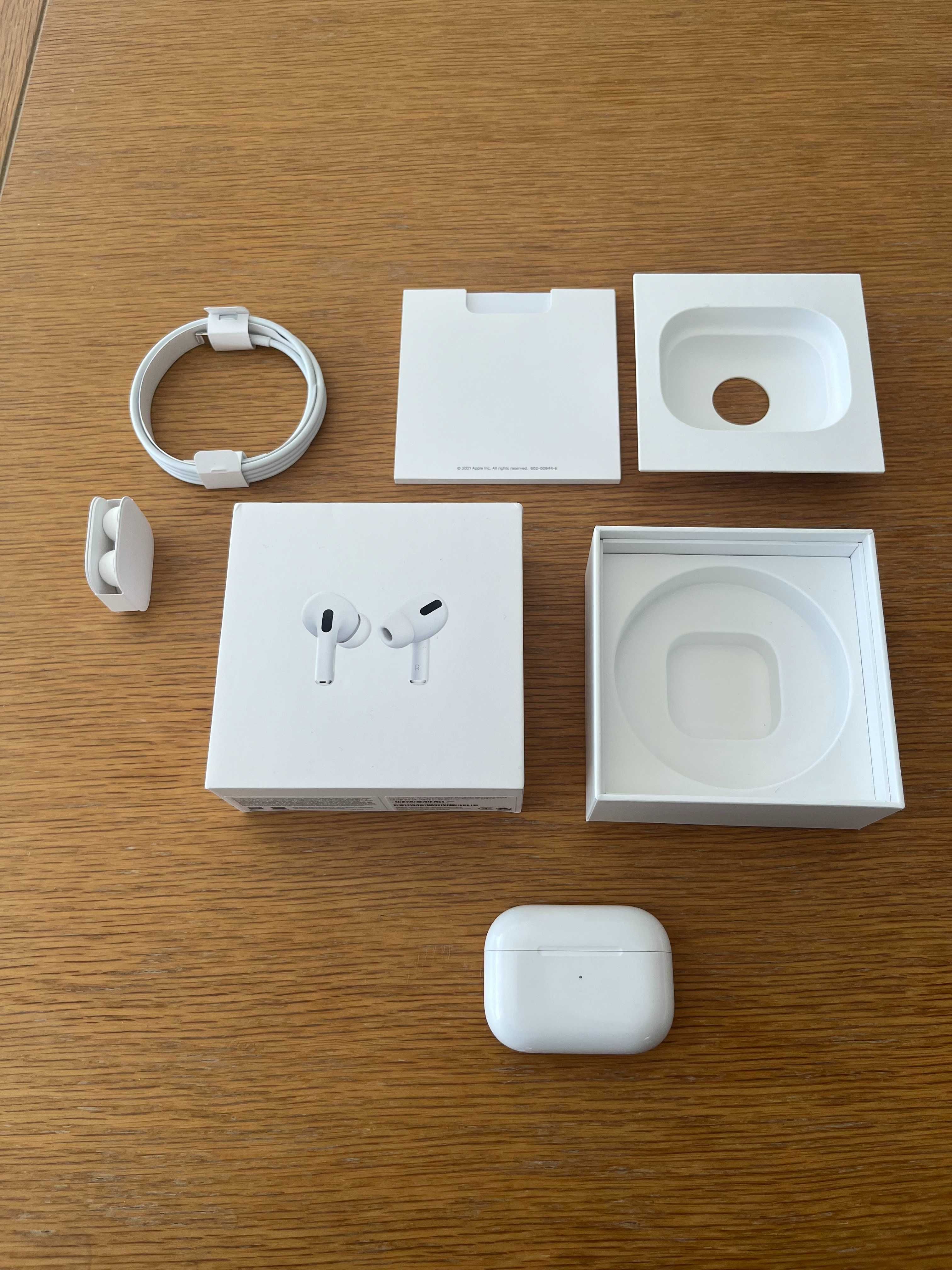 Airpods Pro, doar casca stângă, cutie completă, carcasa magsafe