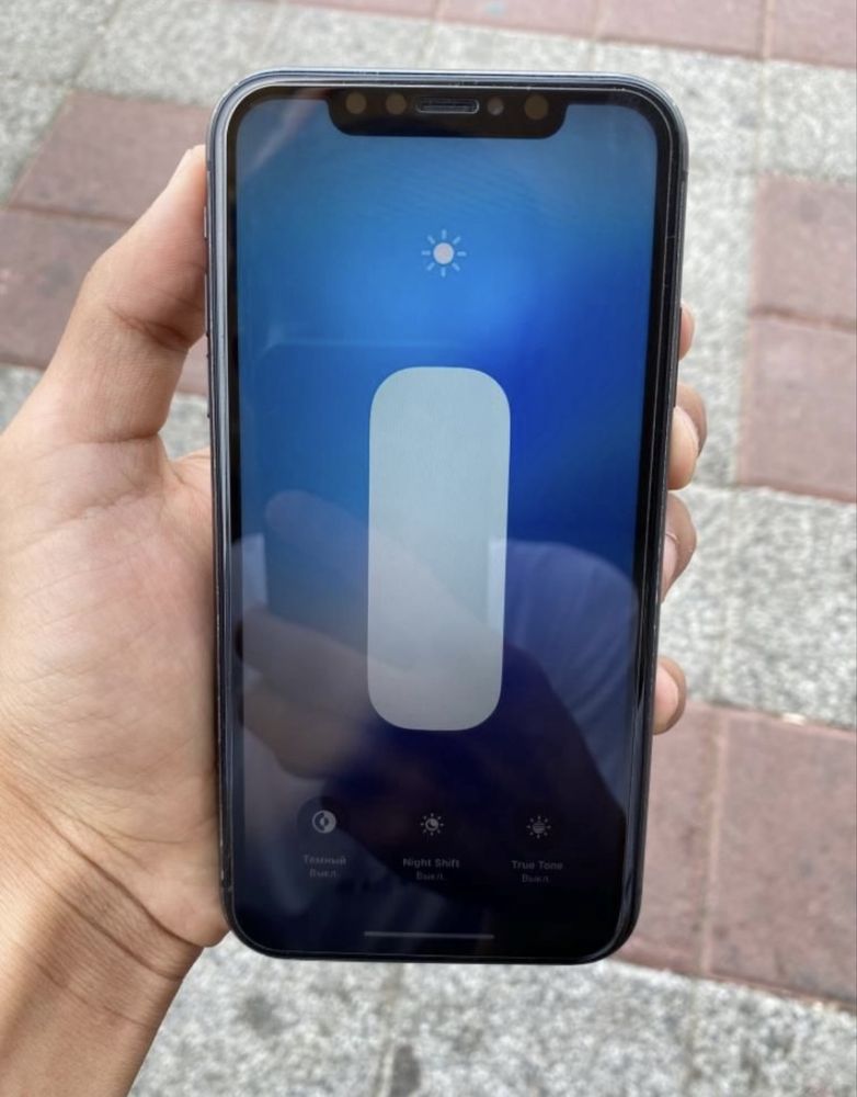 Iphone 11 soatiladi black oladiganlar bolsa kelishamiz