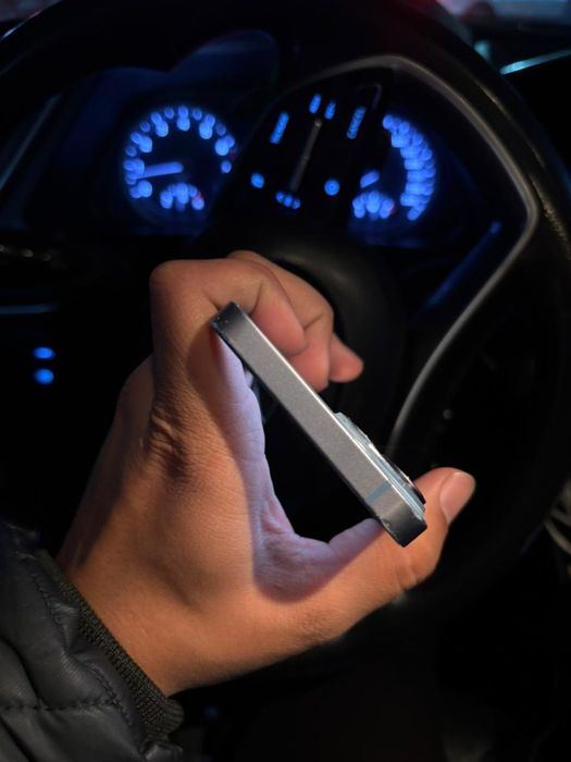 Iphone 14.   Памят 128гб.  Документ есть каропка нет