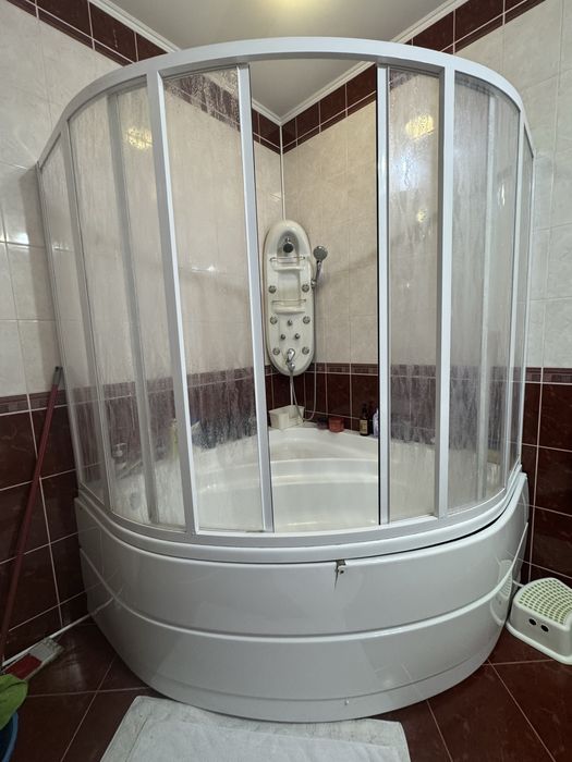 Ванна с гидромассажем