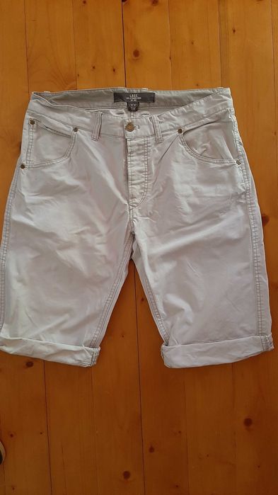 Vand pantaloni scurti de blug, in, etc!