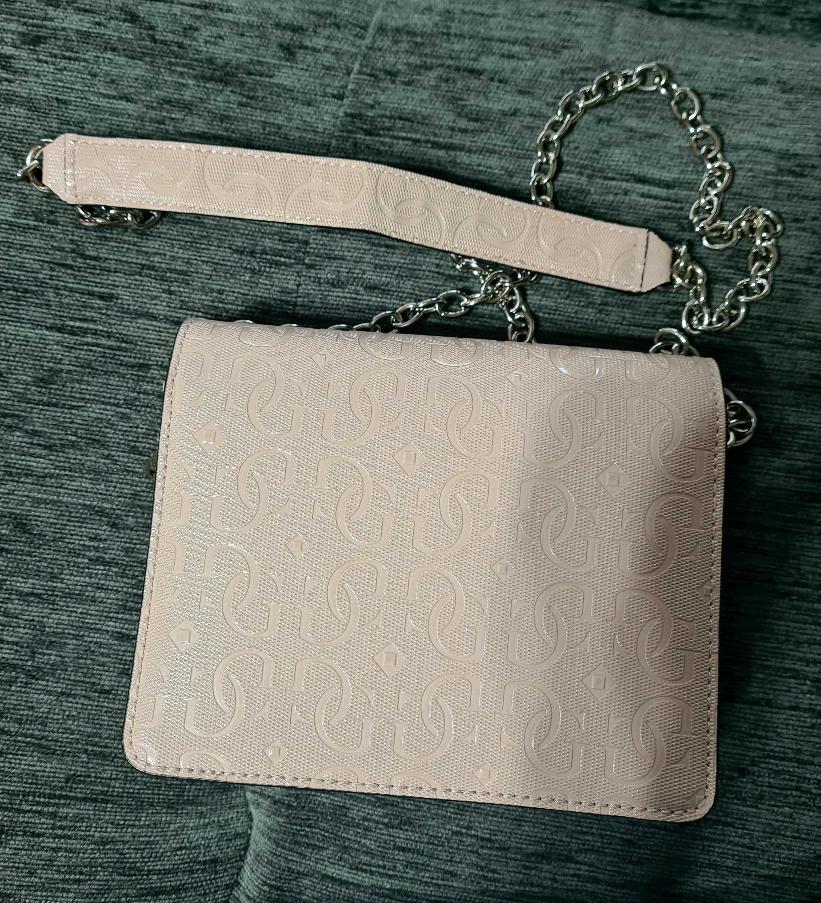 Дамска чанта Guess