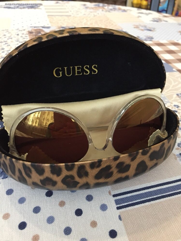 Оригинални слънчеви очила GUESS