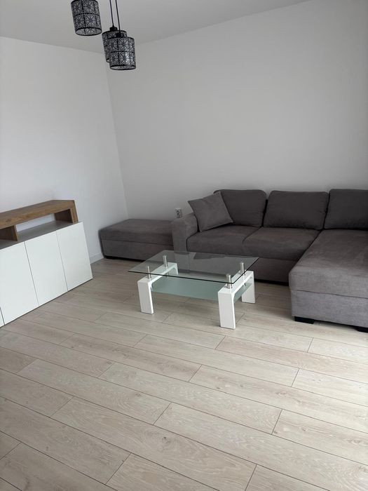 Inchiriez ap.2 camere decomandate