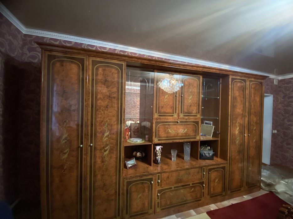 Шкаф гарнетура для зала .