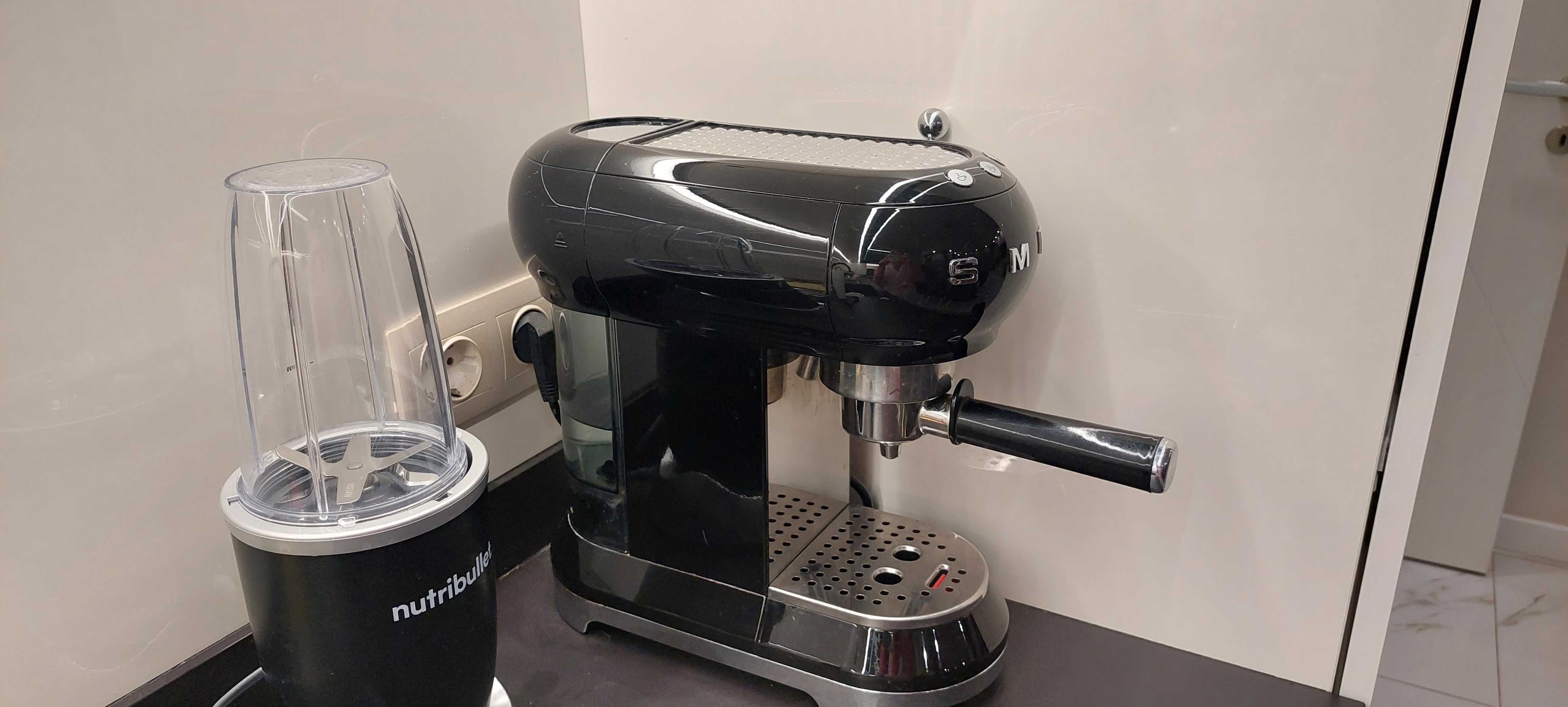 Продавам Кафе машина SMEG