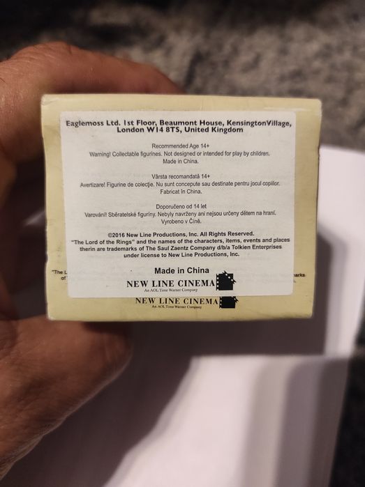 Două figurine din filme noi sigilate