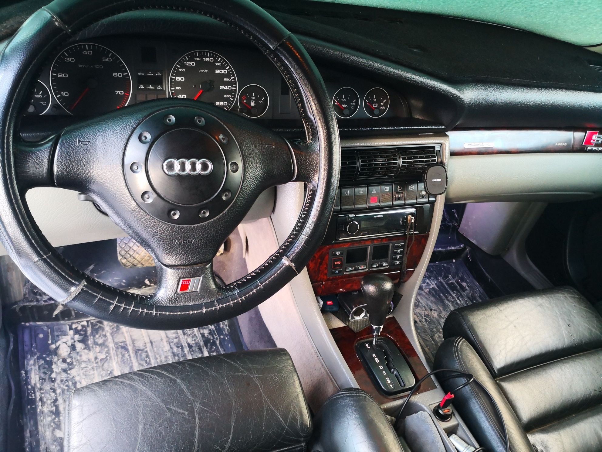 Продам Audi A6 c4 универсал