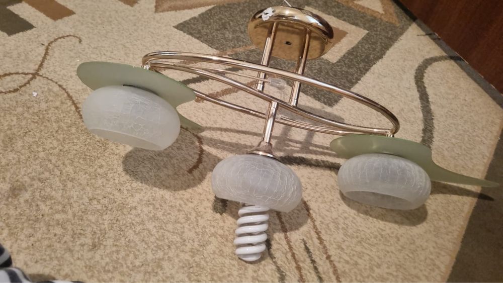 Люстра в отличном состоянии