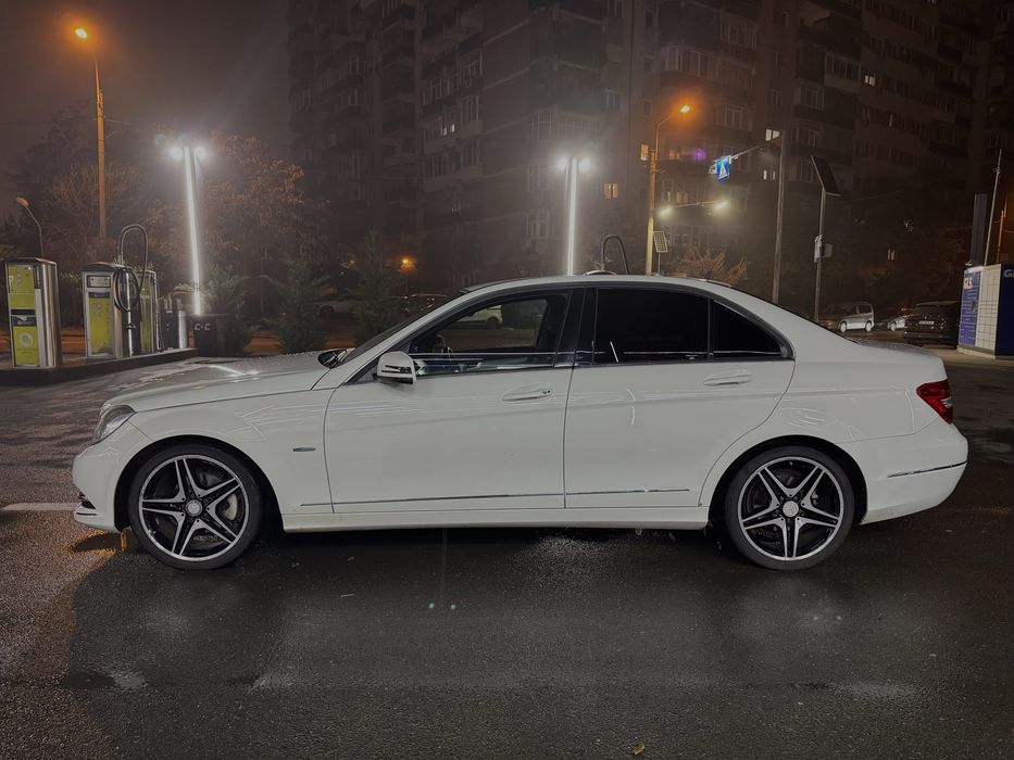 Mercedes C class CDI200 2012
