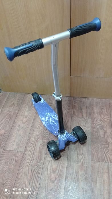 Самокат б/у в хорошем состоянии