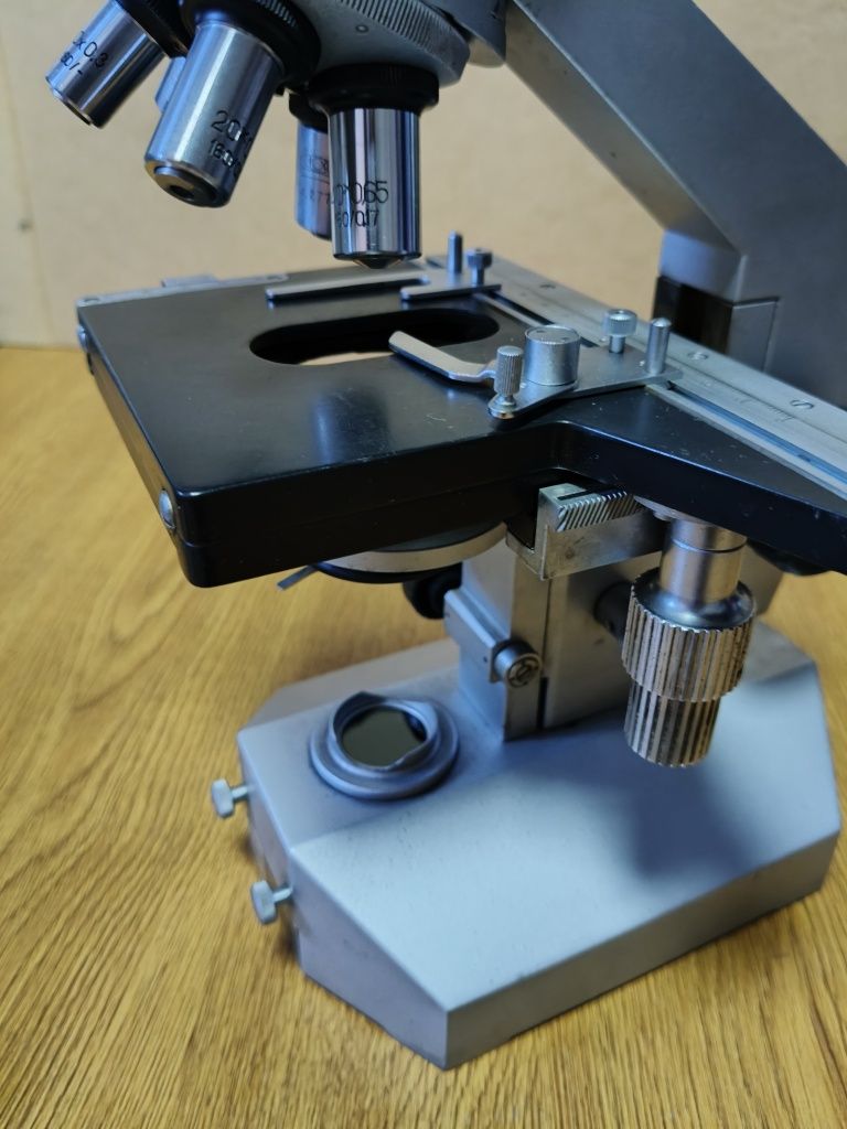 Microscop laborator, cercetare, IOR binocular.