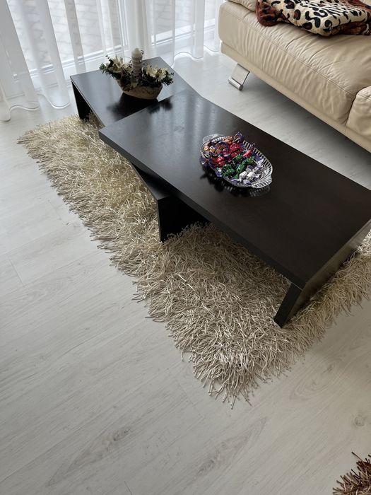 Vand mobila pentru living