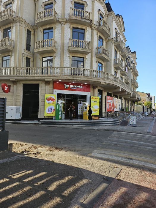 Под нежилое 2х ком.квартира