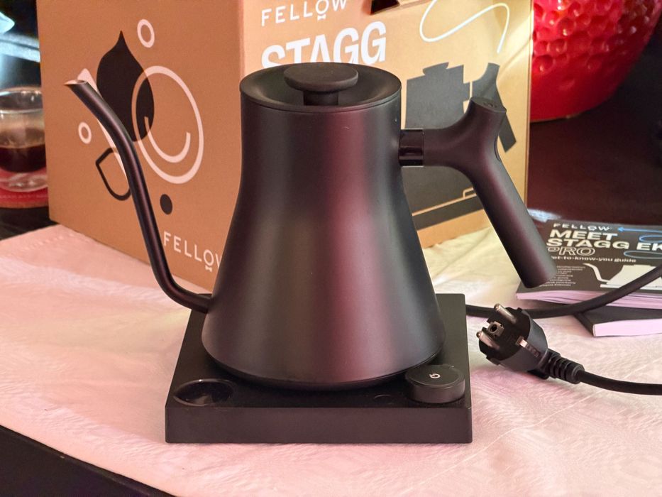 fierbator de apa barista Fellow Stagg EKG Pro negru mat