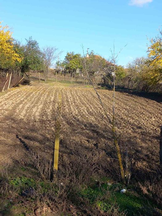 Продавам парцел в регулация в село Манастир