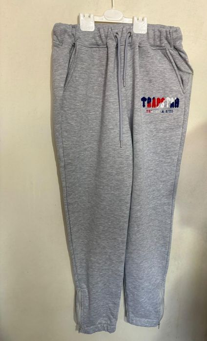 Продавам екип Trapstar