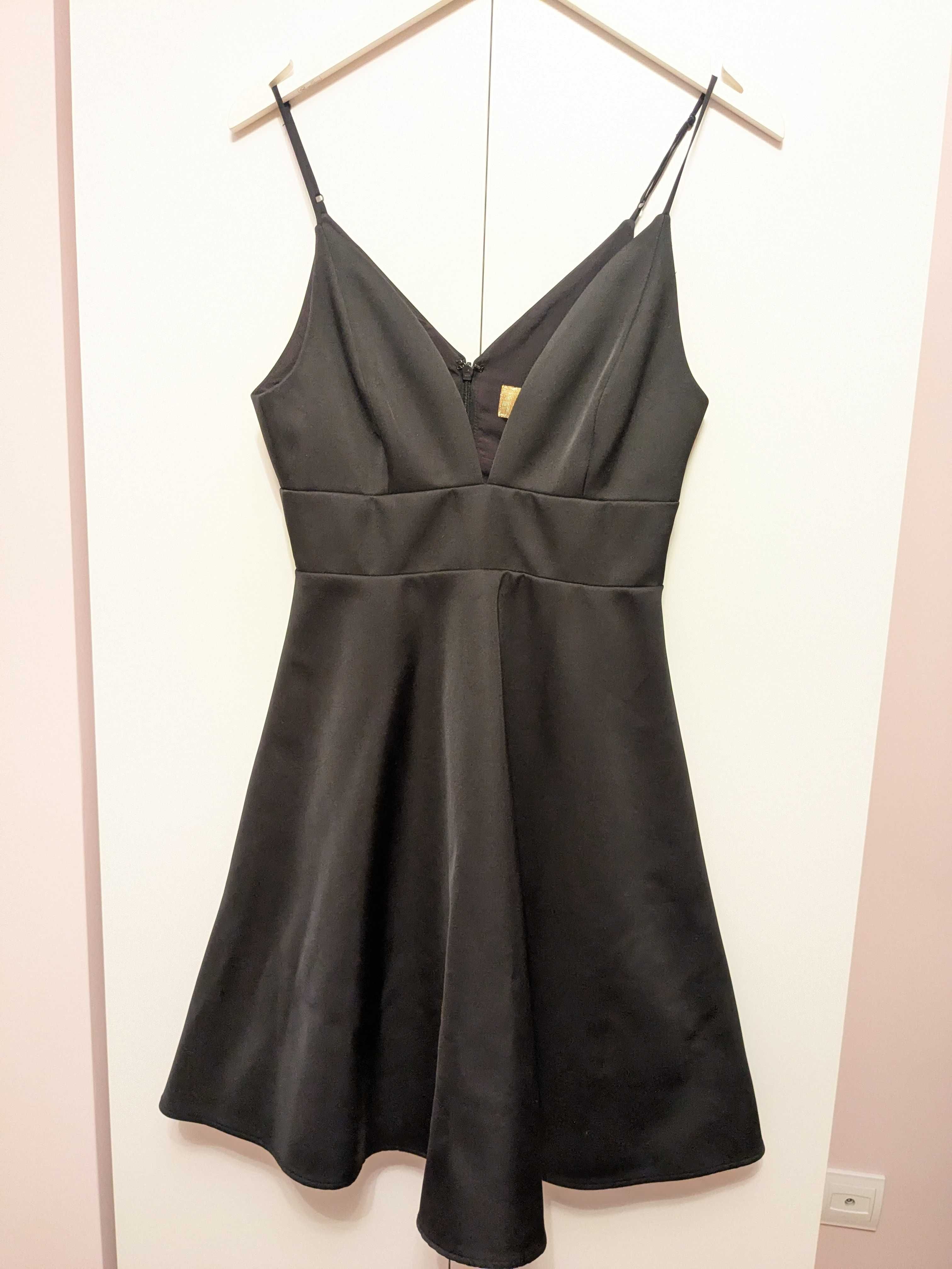 Черна официална рокля H&M с дълбоко деколте XS