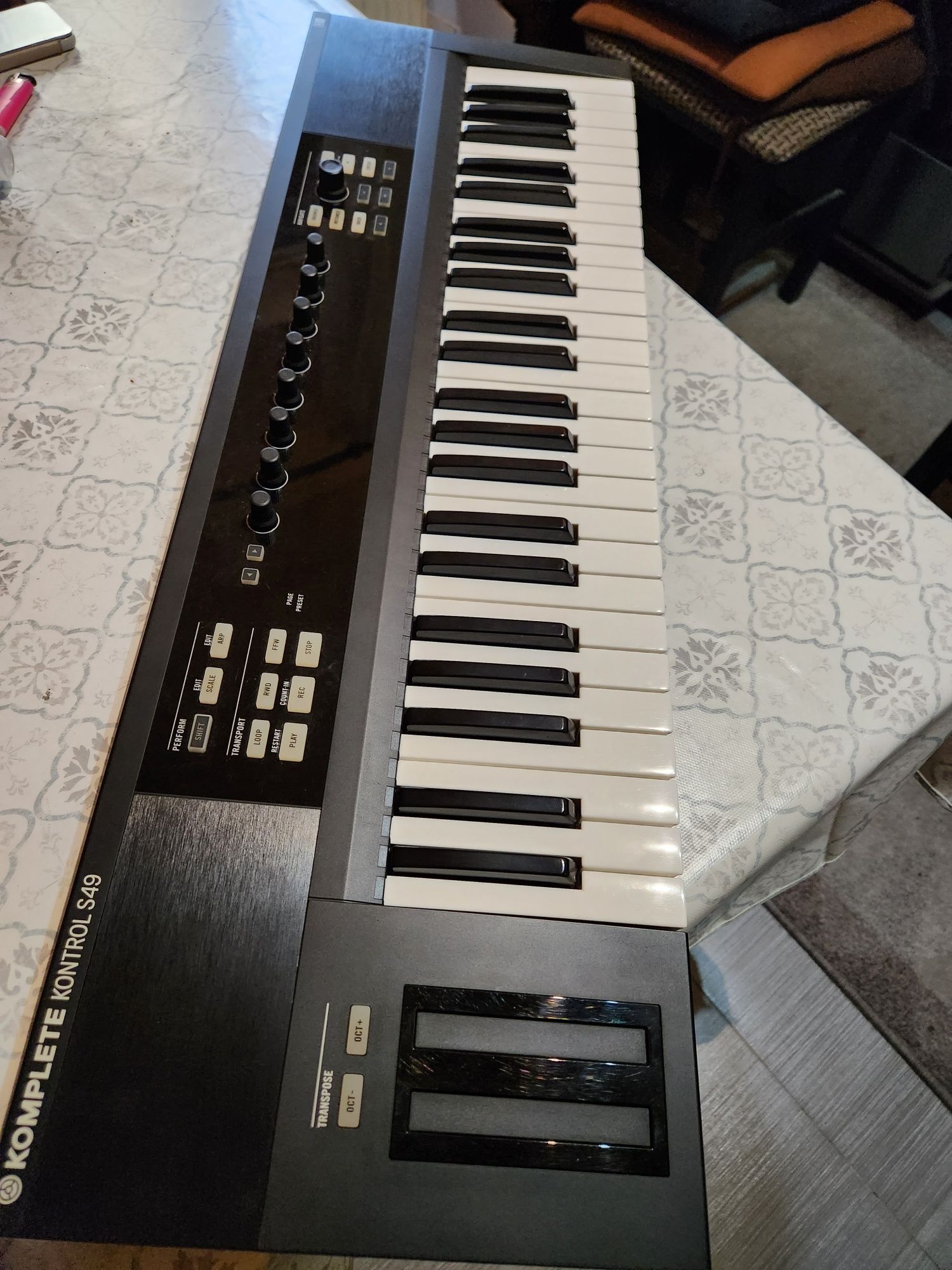 Clapa komplete Kontrol s49