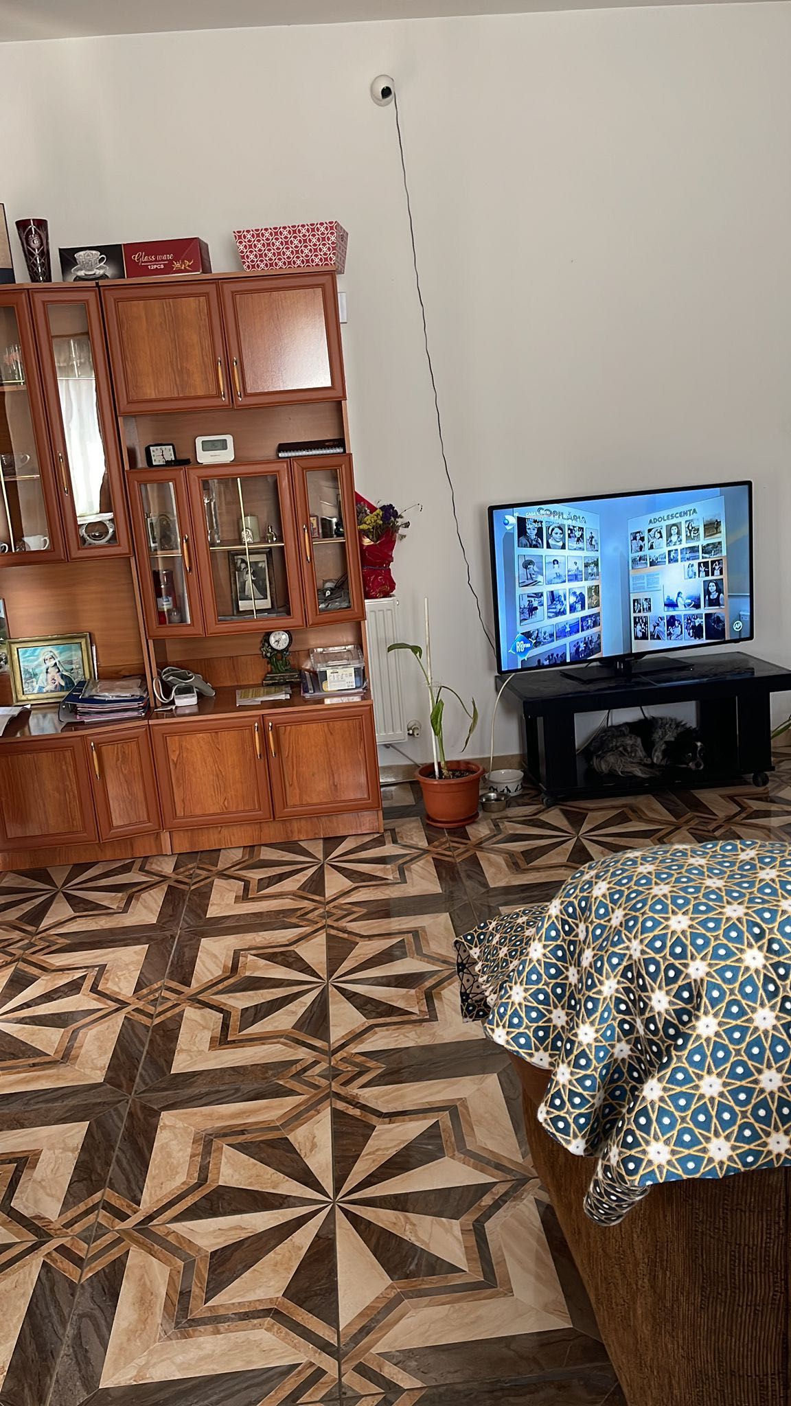 Azil de bătrâni !