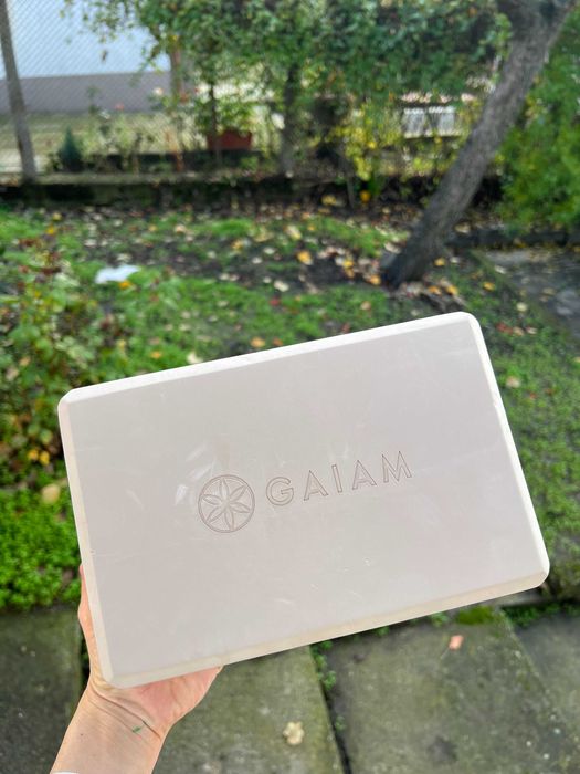 Йога блок GAIAM Yoga Block