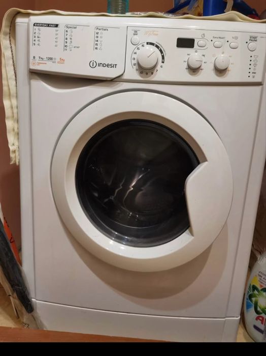 Indesit Комбинирана пералня и сушилня