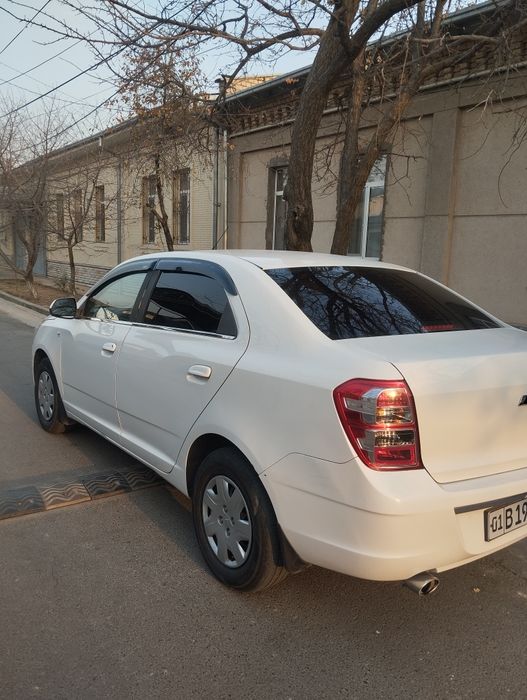 Продаю свой кобальт 1 евро. КПП механика