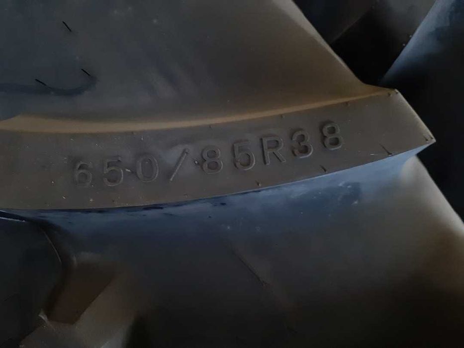 Cauciucuri noi radiale 650/85R38 marca ARMOUR pentru tractor spate