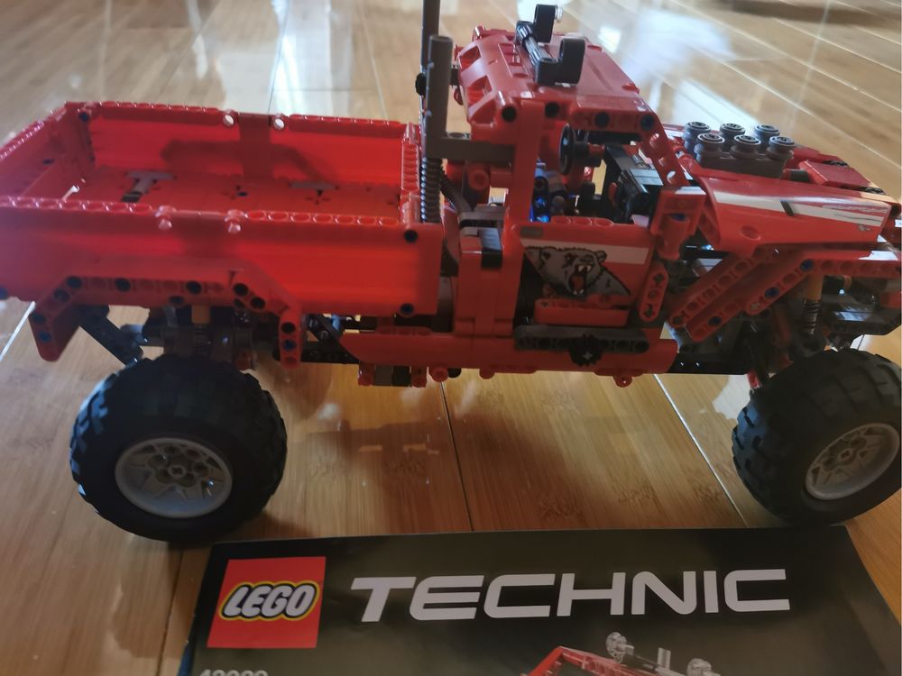 Lego tehnic-camioneta pentru marfuri