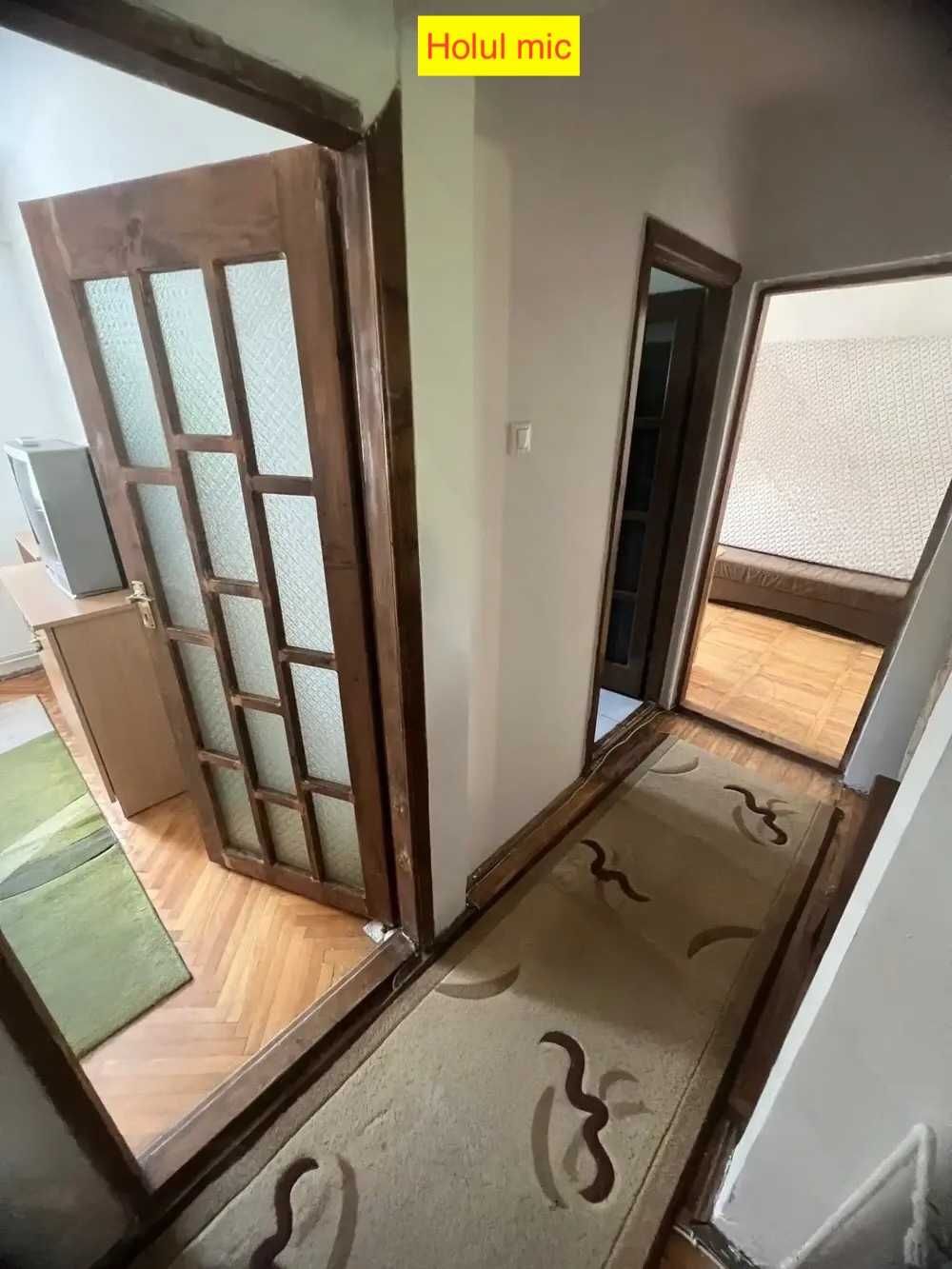 Proprietar Vând apartament 3 camere | Etaj 4 din 4 | Strada Lugojului