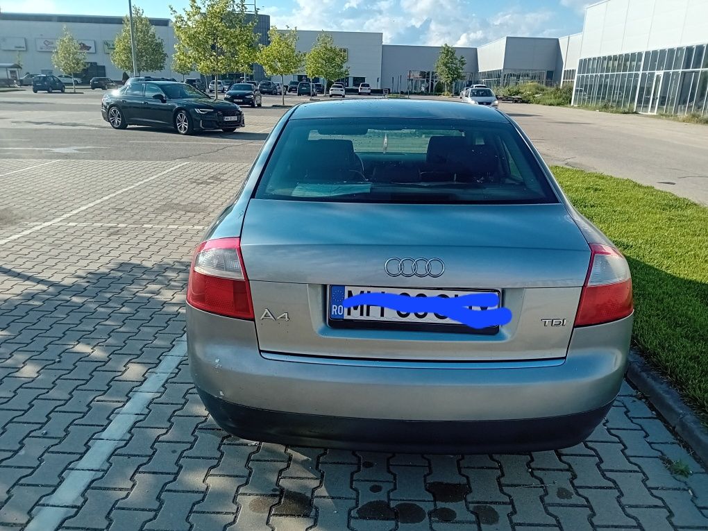 Vând Audi A4 B6 02.11.2002