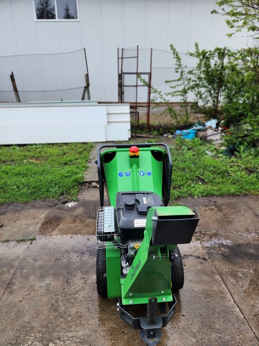 Tocător/crengi/lemn de la GreenMech CS100 tip remorca