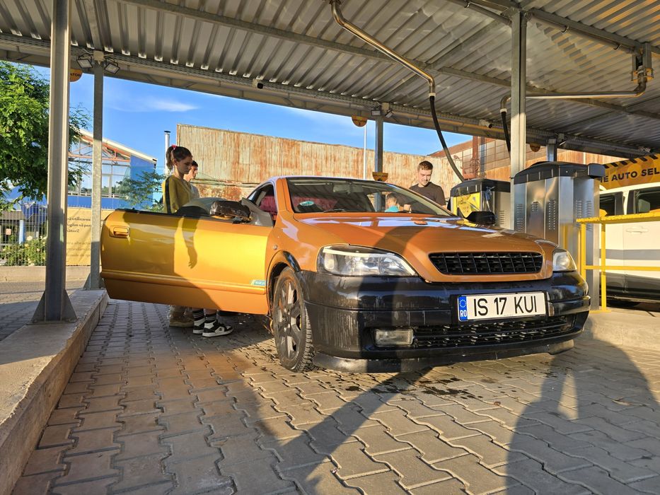 Vând Opel astra G Bertone pentru dezmembrat sau de reparat.