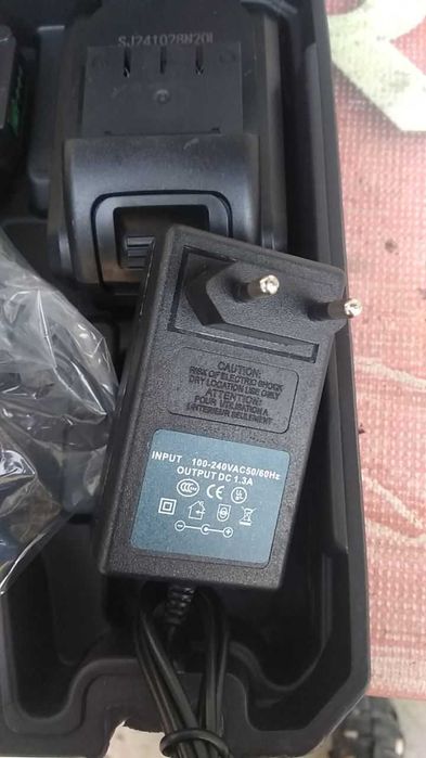 Шуруповерт новый в упаковке