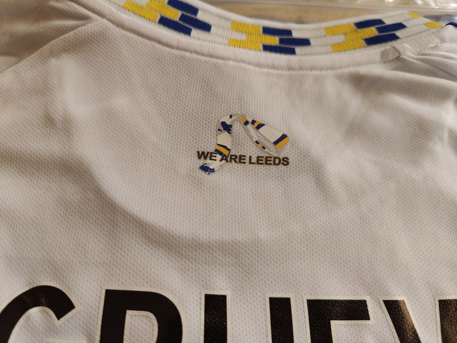 Футболни тениски Leeds United 2025/2026 Gruev