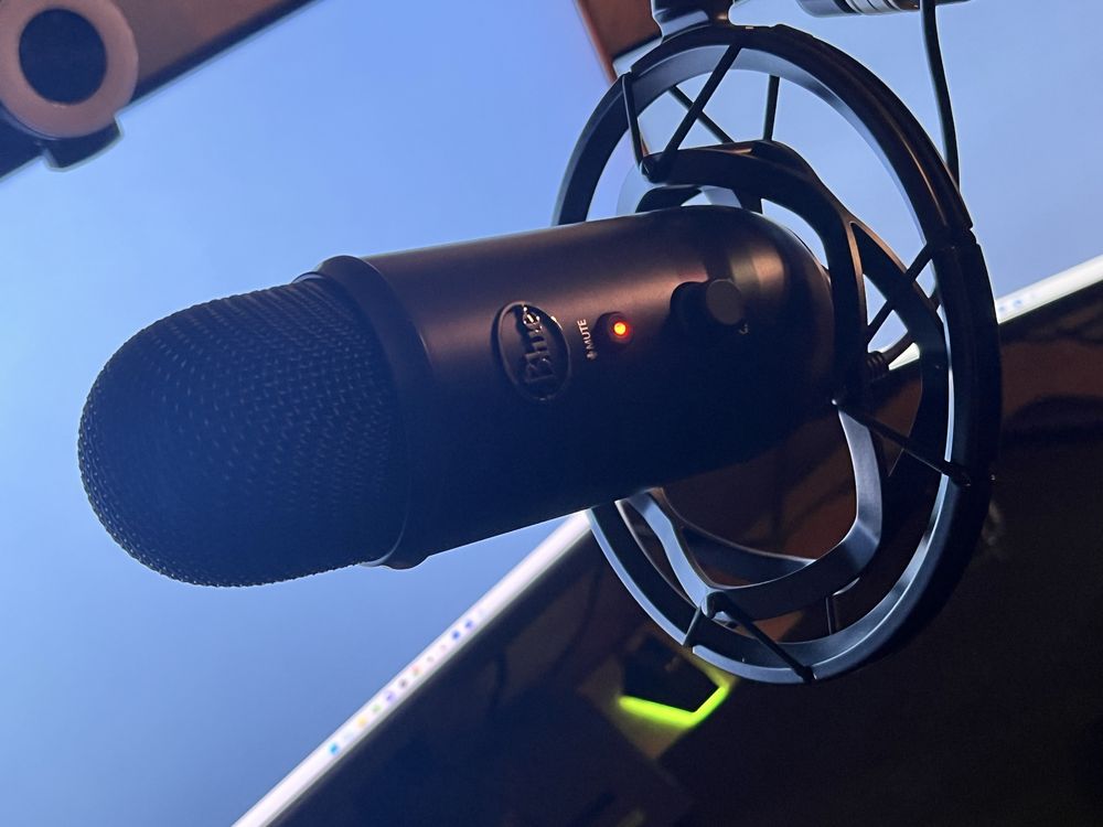 Микрофон Blue Yeti Blackout USB + Blue Radius III (Shockmount)