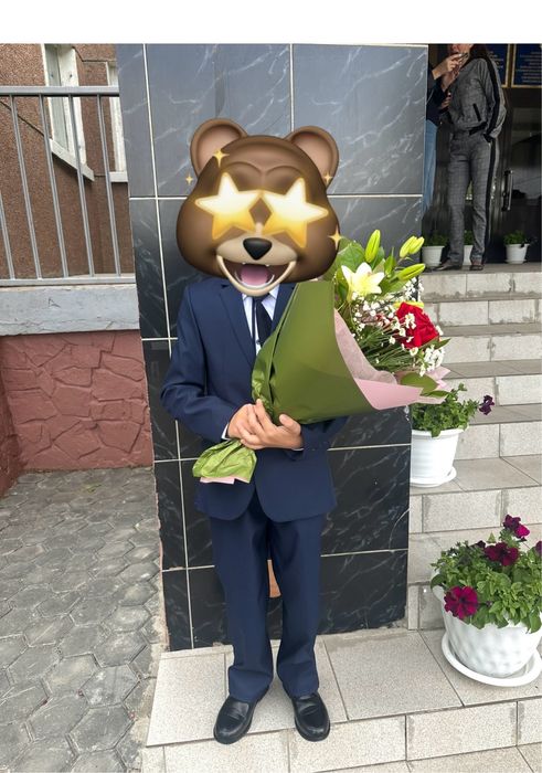 Продам костюм тройка