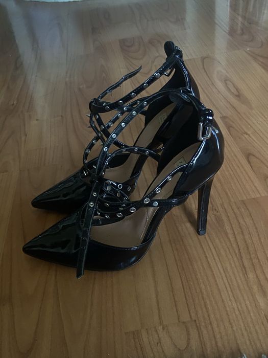 Pantofi eleganti cu tinte