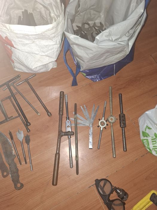 Vând diferite scule!