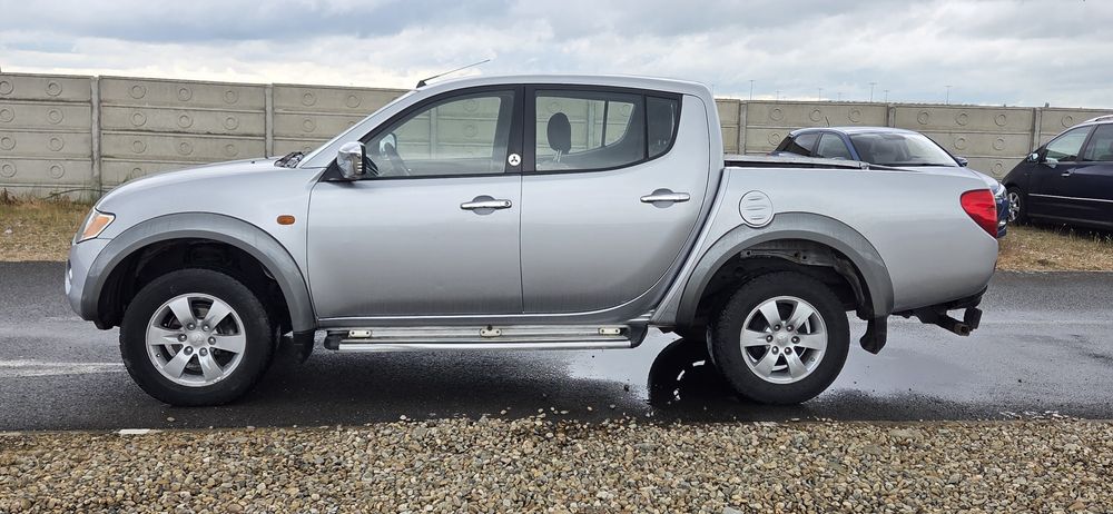 Mitsubishi L 200 climatronic 4x4 Cutie de viteza automată
