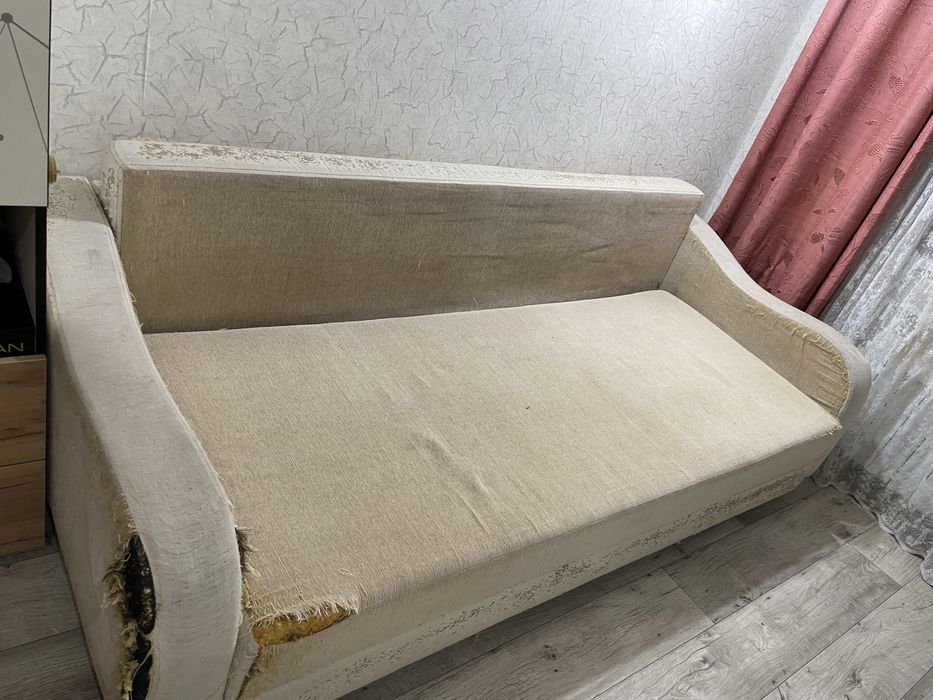 Отдам даром диван