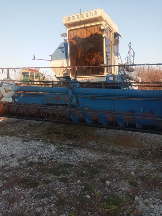 Продам комбайн .